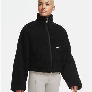 Nike Sportswear Swoosh